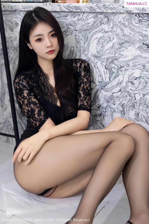 可乐Vicky  [XiuRen]高清写真图 2023.06.20 No.6948 可乐Vicky 黑丝美腿第31张图片